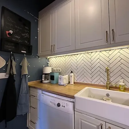 Byzantine Architecture With Modern Decor Apartmán