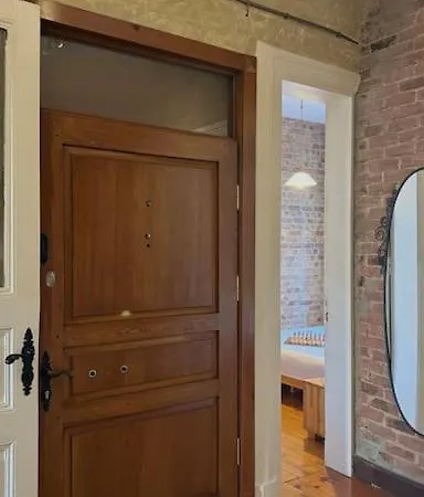 Apartmán Byzantine Architecture With Modern Decor *