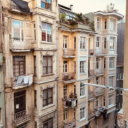 Apartmán Byzantine Architecture With Modern Decor *